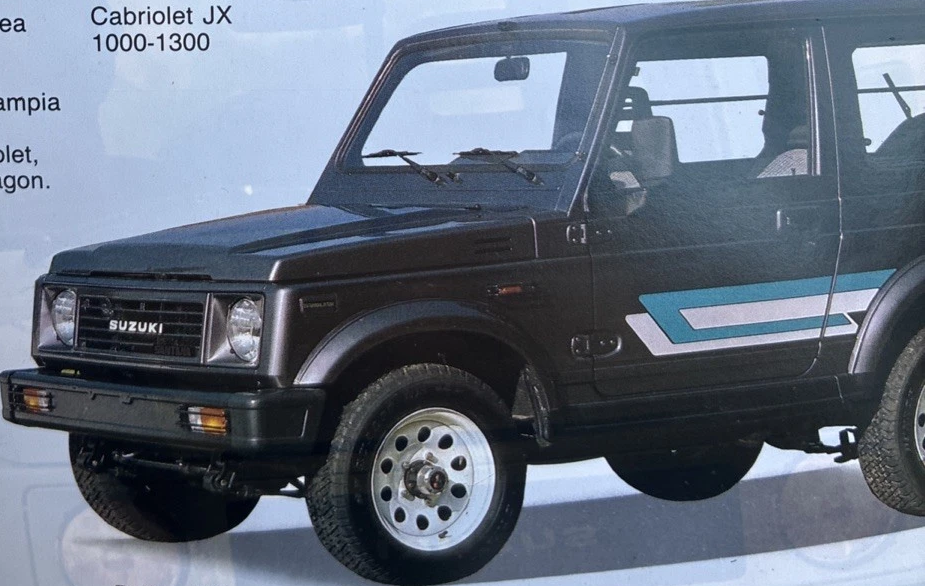 Тёмный Berlina VX: бирюзовая и светлая угловатые ленты