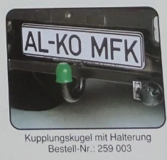 AL-KO MFK: шар с зелёным колпачком на изогнутом кронштейне, справа розетка